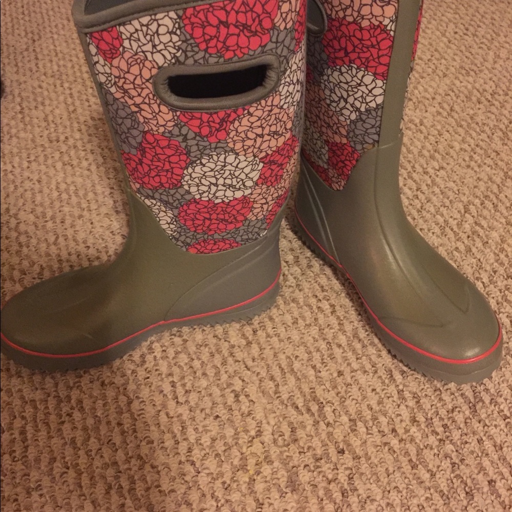 Boots - Picture 2 of 4